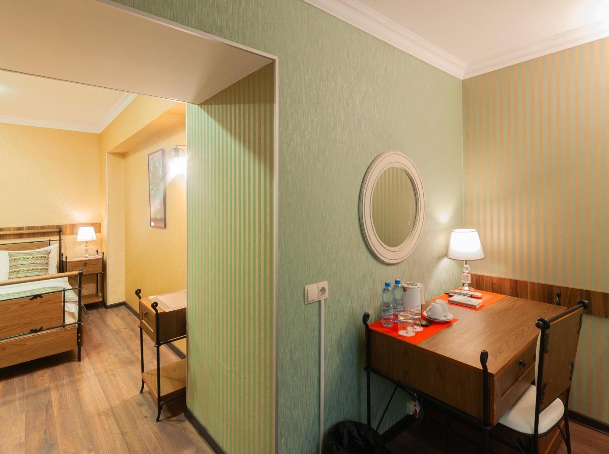 Wine Story Hotel & Club Тбилиси Екстериор снимка