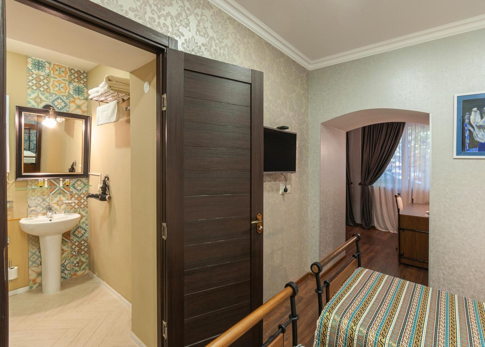 Wine Story Hotel & Club Тбилиси Екстериор снимка