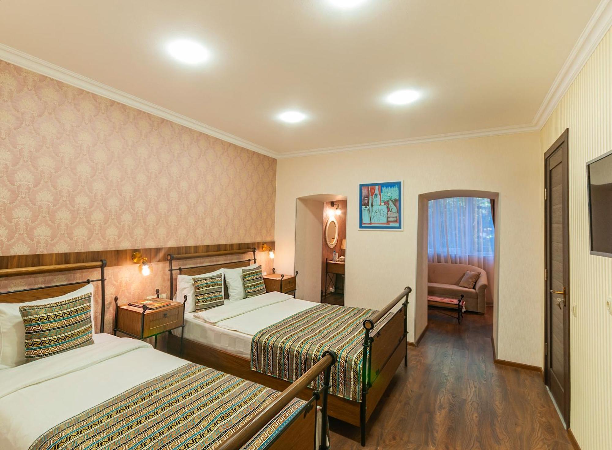 Wine Story Hotel & Club Тбилиси Екстериор снимка